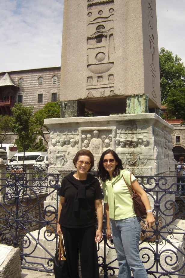 Dalal e Katia no Hipodromo Nunca antes na história deste país a Turquia foi tão bem mostrada!