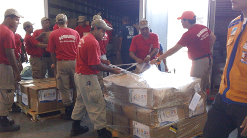 Ayuda Humanitaria a ser distribuida2 Equador envia 36 toneladas de donativos para a Região Serrana, viva!