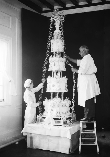 Princess Marina of Greece e Duke of Kent Água na boca: os monumentais bolos dos casamentos reais