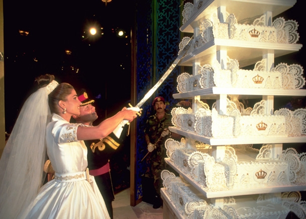 Queen Rania e Prince Abdallah of Jordan Água na boca: os monumentais bolos dos casamentos reais