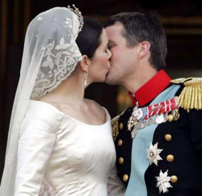kiss Frederik and Mary wedding kiss Que príncipe beija melhor? Vote!
