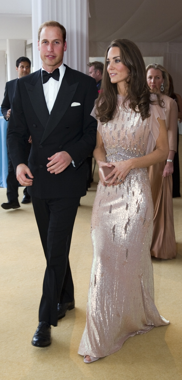 Kate Middleton e William 2  Recentes aparições da duquesa de Cambridge já fazem dela uma referência da moda!