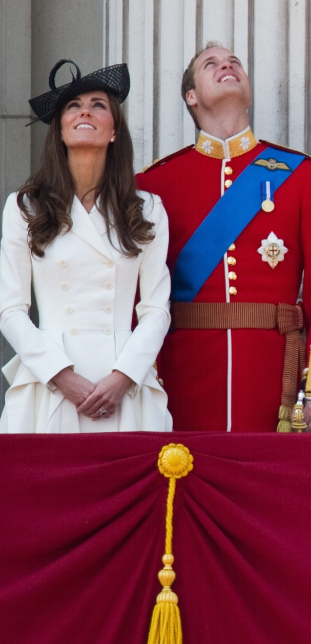 Kate Middleton e William  Recentes aparições da duquesa de Cambridge já fazem dela uma referência da moda!