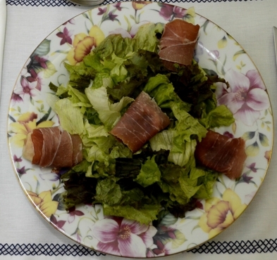 24 salada pronta1 Porque hoje é sábado... dia de Costeletas de Porco com Batatas ao Alecrim a Heckel Verri