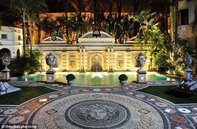 gv De novo à venda, a mansão de Miami onde Versace foi morto: US$ 125milhões!