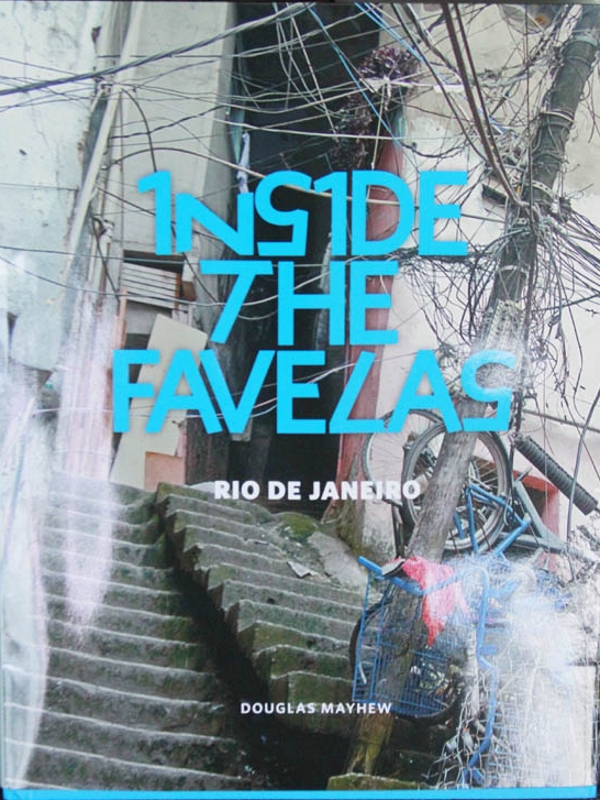 inside the favelas 2 Um Debret americano por dentro das favelas do Rio, com olhar de encanto, discurso positivo e coragem de Bruce Willis